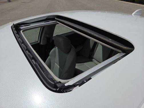 Platinum White Pearl 2024 Honda Accord EX