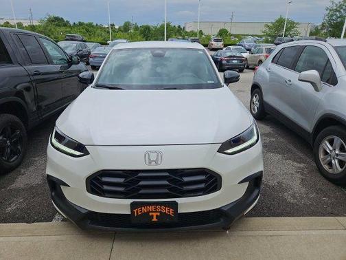 Platinum White Pearl 2024 Honda HR-V AWD Sport