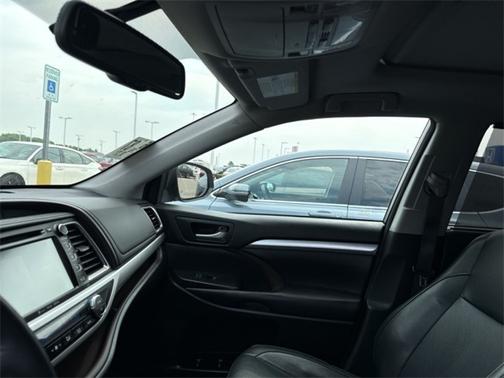 2016 Toyota Highlander XLE V6