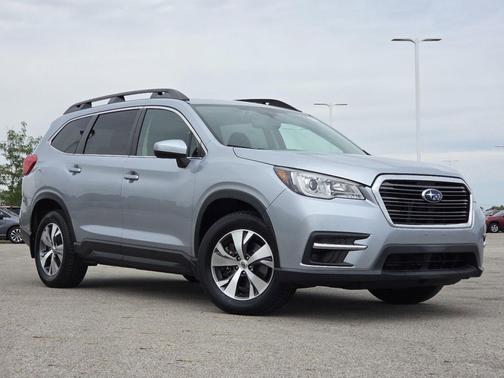 Ice Silver Metallic 2019 Subaru Ascent Premium 7-Passenger