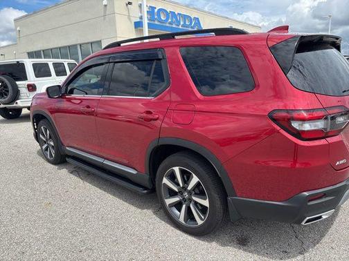 Radiant Red Metallic II 2023 Honda Pilot Touring 8-Passenger