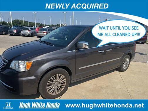 2015 Chrysler Town & Country Touring-L