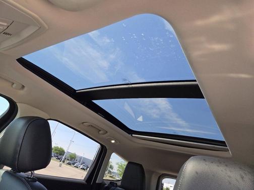 White Platinum Metallic Tri-Coat 2015 Ford Escape Titanium