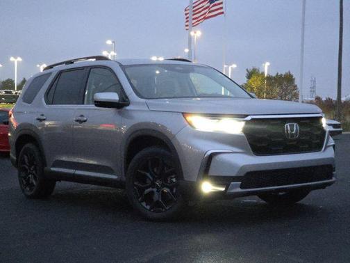 2025 Honda Pilot Touring 8-Passenger