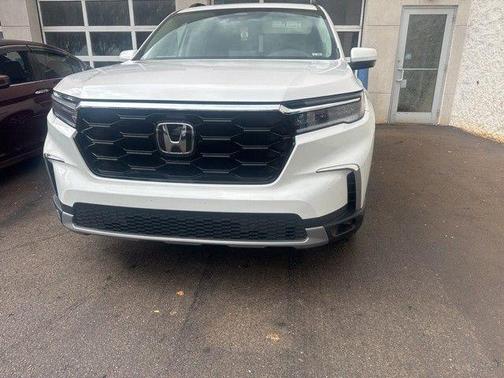 2024 Honda Pilot Touring 8-Passenger