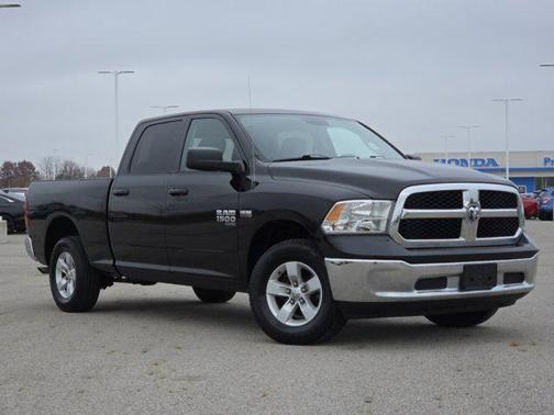 2019 RAM 1500 SLT