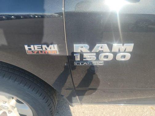 2019 RAM 1500 SLT