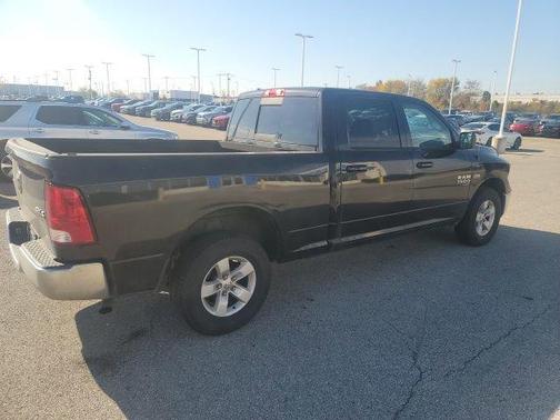 2019 RAM 1500 SLT