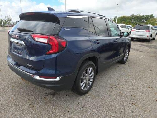 2022 GMC Terrain SLT