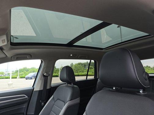 2021 Volkswagen Atlas 3.6L SEL Premium