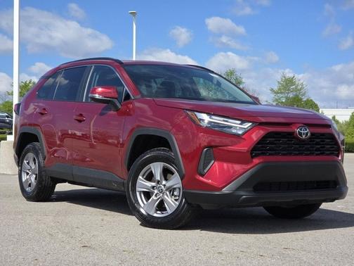 Pearl 2025 Toyota RAV4 XLE