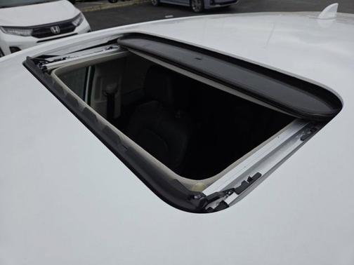 Platinum White Pearl 2027 Honda HR-V EX-L