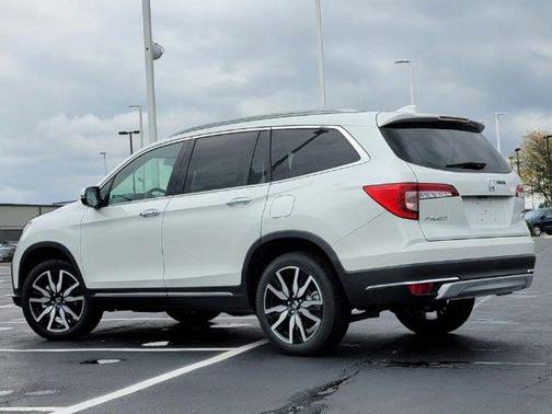 2022 Honda Pilot Touring 8-Passenger