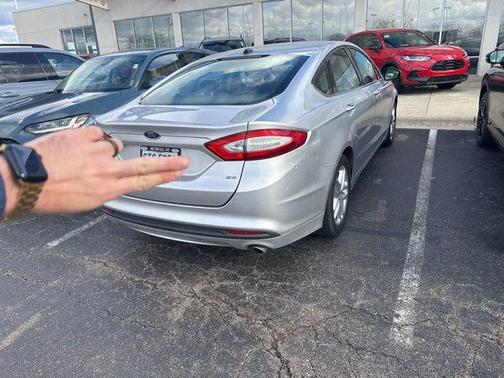2014 Ford Fusion SE