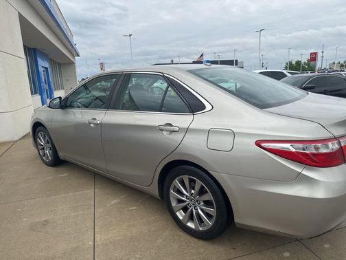 2016 Toyota Camry XLE