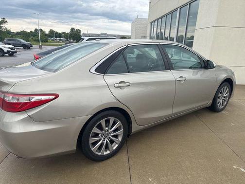 2016 Toyota Camry XLE