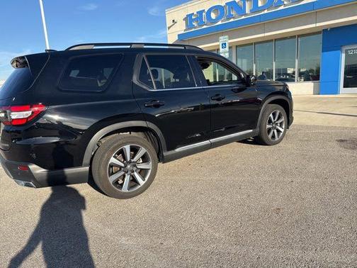 2023 Honda Pilot Touring 8-Passenger