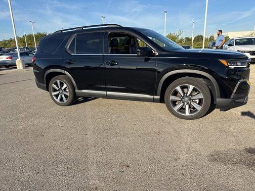 2023 Honda Pilot Touring 8-Passenger