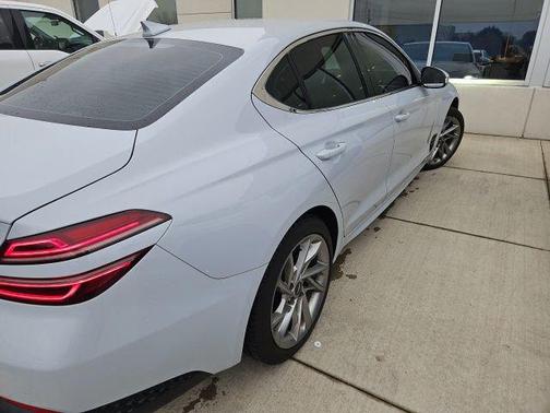2022 Genesis G70 2.0T AWD
