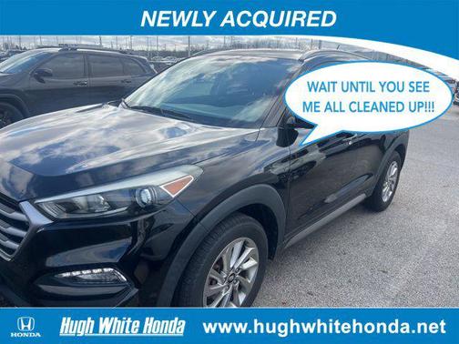 Black Noir Pearl 2017 Hyundai TUCSON SE