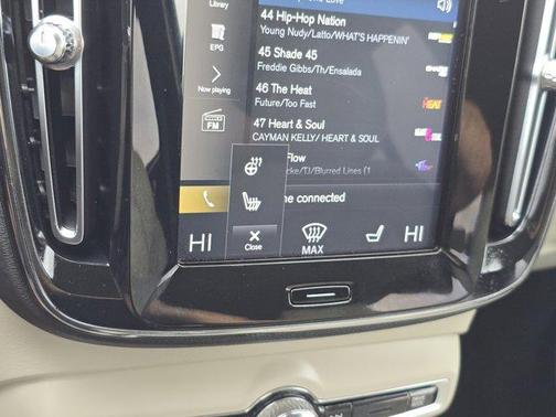 2019 Volvo XC40 T4 Momentum