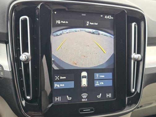 2019 Volvo XC40 T4 Momentum