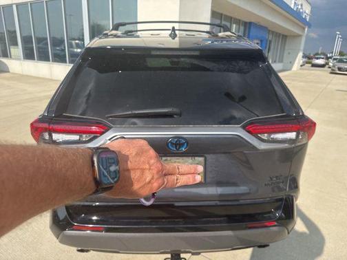 2019 Toyota RAV4 Hybrid SE