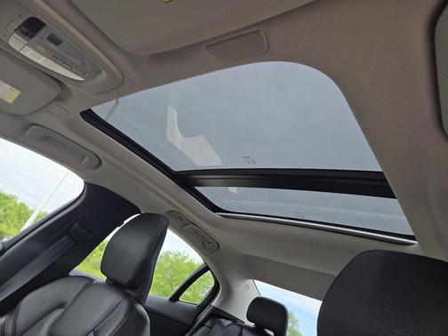 Vapour Gray Metallic 2024 Volvo S60 B5 Plus Dark Theme