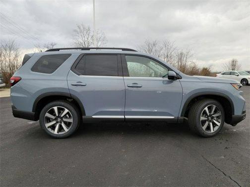 2025 Honda Pilot Touring 8-Passenger