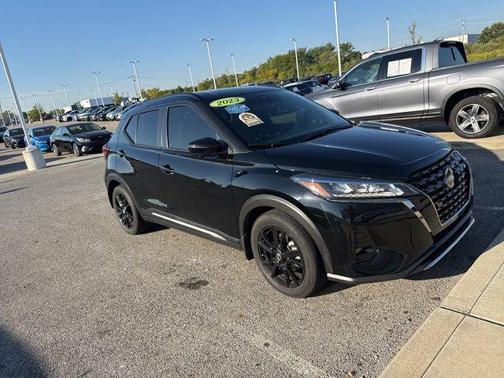 2023 Nissan Kicks SR