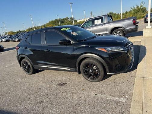 2023 Nissan Kicks SR