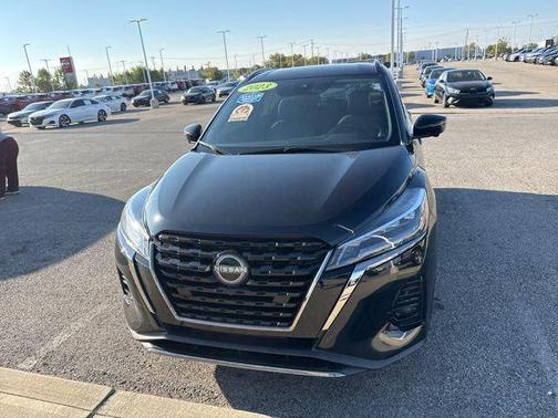 2023 Nissan Kicks SR