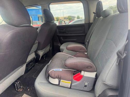 Bright White Clearcoat 2018 RAM 2500 Tradesman Crew Cab 4x4 8' Box