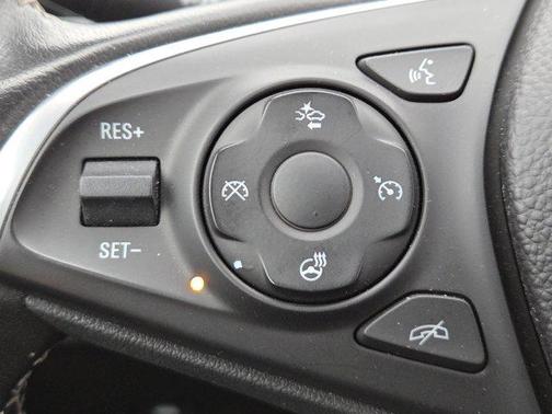 2018 Buick Regal TourX Essence