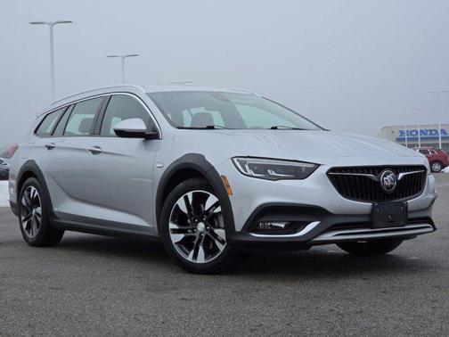 2018 Buick Regal TourX Essence