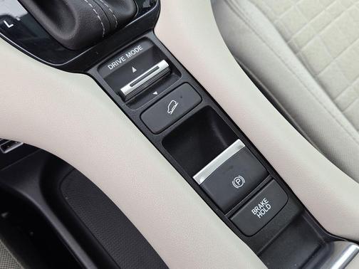 Modern Steel Metallic 2023 Honda HR-V LX
