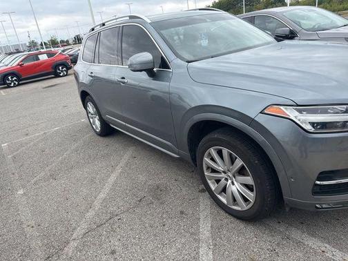 2018 Volvo XC90 T5 Momentum
