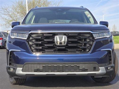 2025 Honda Pilot Touring 8-Passenger