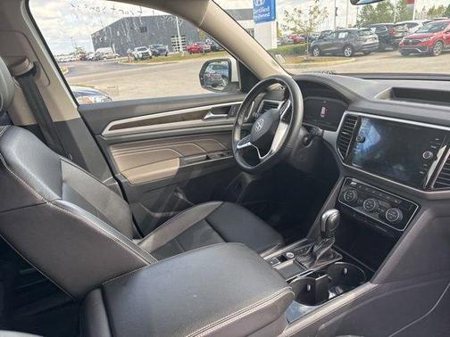 2022 Volkswagen Atlas 3.6L SE w/Technology