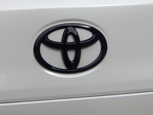2025 Toyota Corolla Hybrid SE
