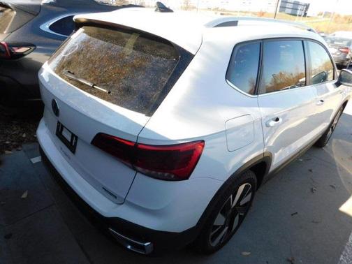 2024 Volkswagen Taos 1.5T SEL