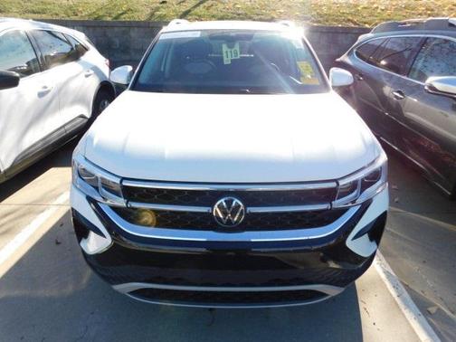 2024 Volkswagen Taos 1.5T SEL