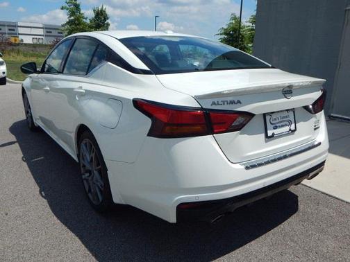 2023 Nissan Altima 2.0 SR