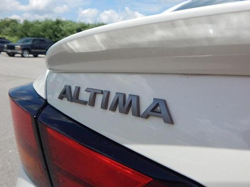 2023 Nissan Altima 2.0 SR