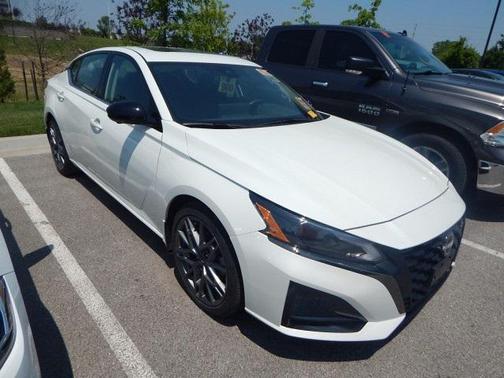2023 Nissan Altima 2.0 SR