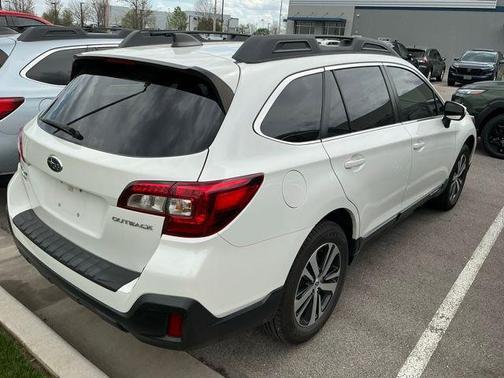 Crystal White Pearl 2019 Subaru Outback 2.5i Limited