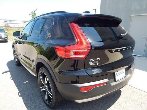 2021 Volvo XC40 T5 R-Design