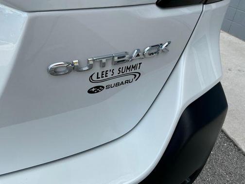 Crystal White Pearl 2025 Subaru Outback Premium