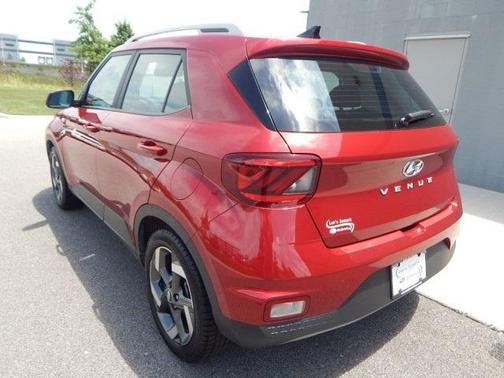 2022 Hyundai VENUE SEL
