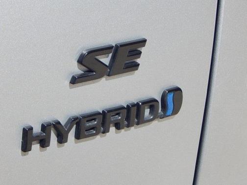 2024 Toyota Corolla Hybrid SE